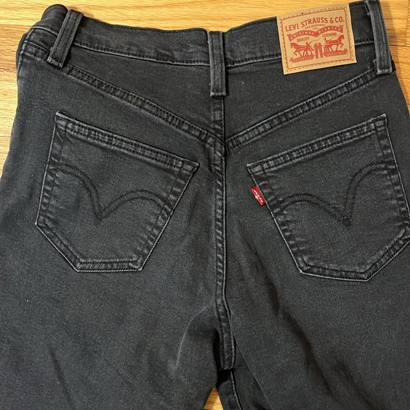 NWOT Levi’s Ribcage Jeans - Picture 7 of 7